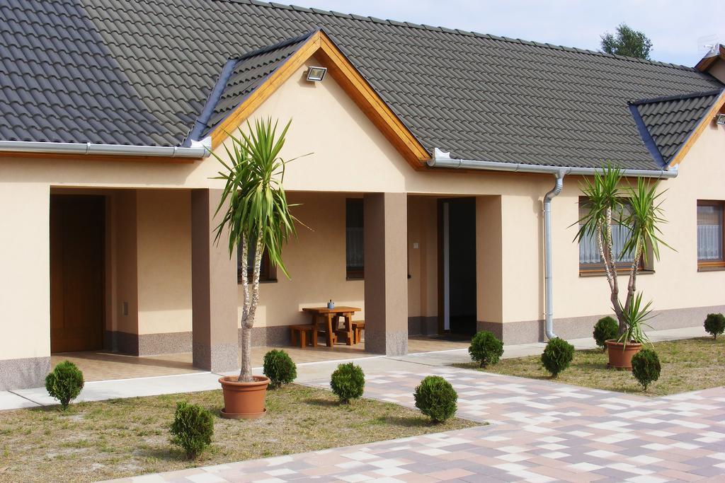 Szerencsecsillag Vendeghaz Hotel Kiskoros Exterior foto