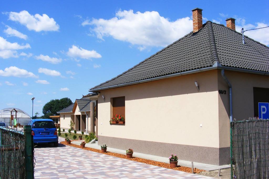 Szerencsecsillag Vendeghaz Hotel Kiskoros Exterior foto