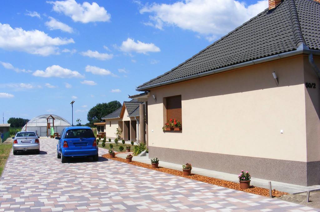 Szerencsecsillag Vendeghaz Hotel Kiskoros Exterior foto
